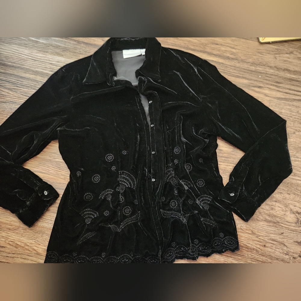 Vintage Black Velvet Button-Up Shirt With Detail - Picture 2 of 5